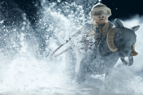 brain-food:  Star Wars LEGO Photography by Avanaut