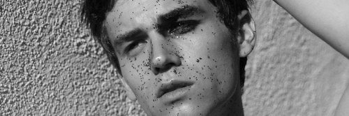 brandon flynn icons part.2like or reblog