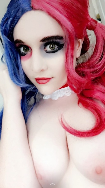 nsfwfoxydenofficial:  💙❤️Puddin❤💙   Tried out being Harley Quinn for the first time and tried on @mirashiver s 52 wig. Then shot a naughty lingerie/nude selfie set for Puddin. (Jk I meant to say Patreon haha)  Now it’s going live on my selfie