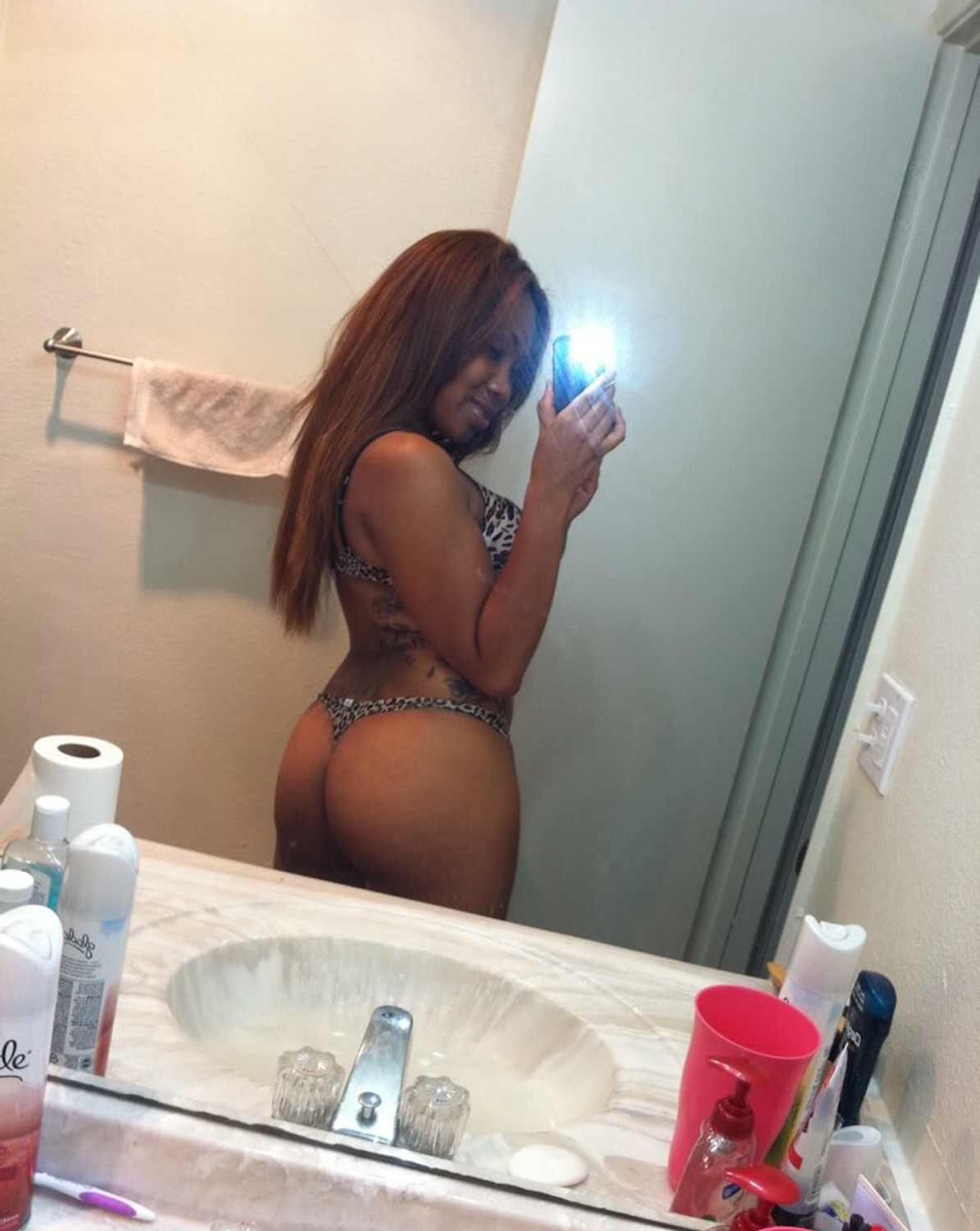 astoldbyclitliquor:  Sexy Blasian