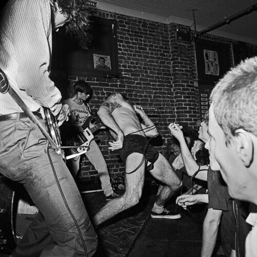 numb-but-i-still-feel-it:  sebaxxxtian:  Black Flag, RVA In the 80’s Photographed by Thurston Howes  The best 