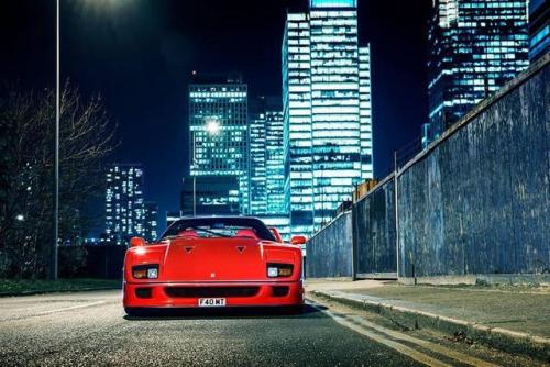 autoporn-net: Ferrari f40