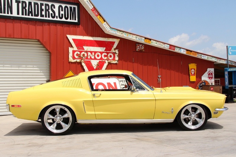 hotamericancars:  Fabulous 1968 Mustang Fastback 302  WATCH THE VIDEO: http://hot-cars.org/2015/07/22/incredible-1968-ford-mustang-fastback-302-v8/