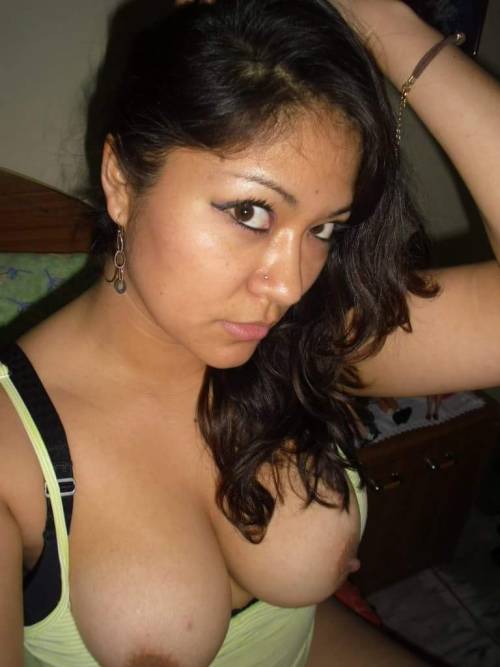latinashunter:  Gorgeous AF Busty Thick Mami.  adult photos