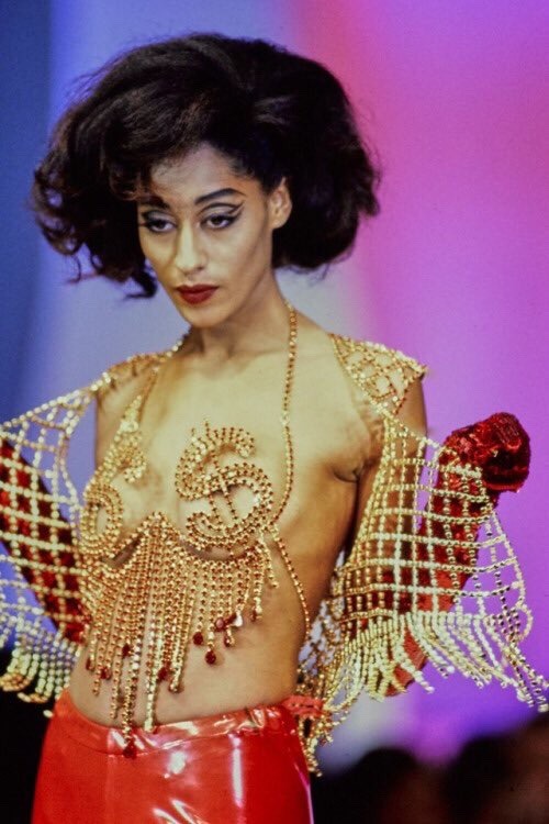 90sdefect:  hoekagei:  readmyquiet: Tracee Ellis Ross is a fashion icon. 😍  How