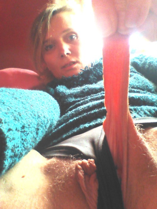 fullyatomicgurl:  See me on cam here and follow me here.