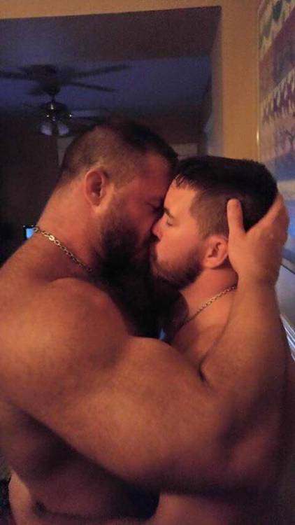 W♂♂F     (WARNING!   No “Pretty Boys” here.)