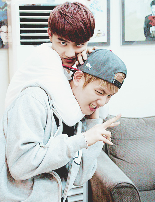 byunbunnie:baeksoo ♥ ft. kyungsoo’s chokehold on 130813 ktr 