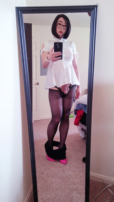 fuckpuppet4shemales:  ittakes2totangotrap:  Throwback Thursday - Anyone in need of a secretary?  Skirt and pantyhose optional ;3  Oh my goodness! I am loving the new hair. Of course I love the rest of the package as well. 