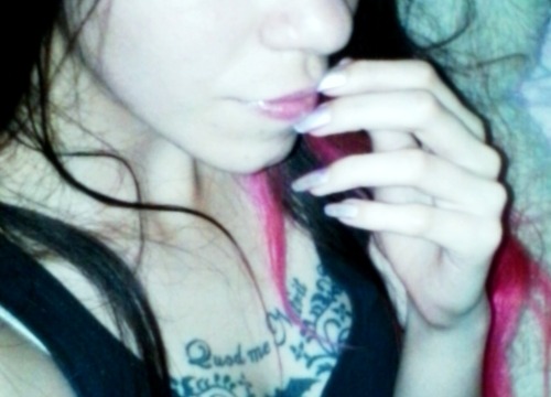 psychopath-bunny:  That bunny is a girl!