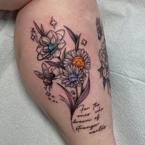 Skylar Ink bee;blackw;flower;leg;quote