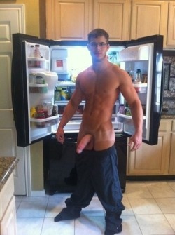 eatsuckfuck:  fraternityrow:  bidesertguy:  fatcockbro:  &ldquo;there’s never anything to eat in the fridge.”  Just pulled some meat out of the fridge  talk about a sausage fest :)  It looks like everything he eats goes straight to his cock.
