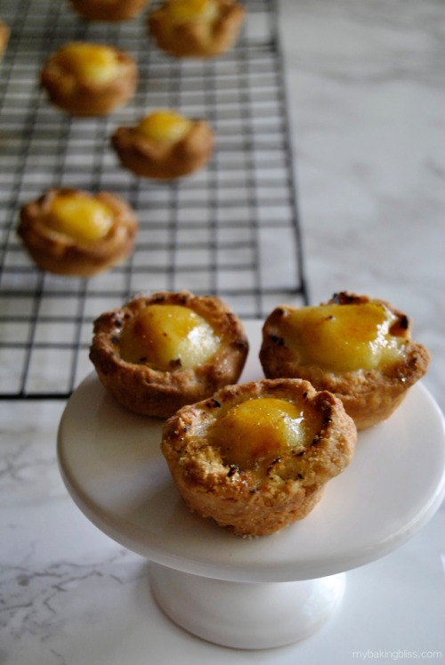 fullcravings:Mini Creme Brulee Tarts