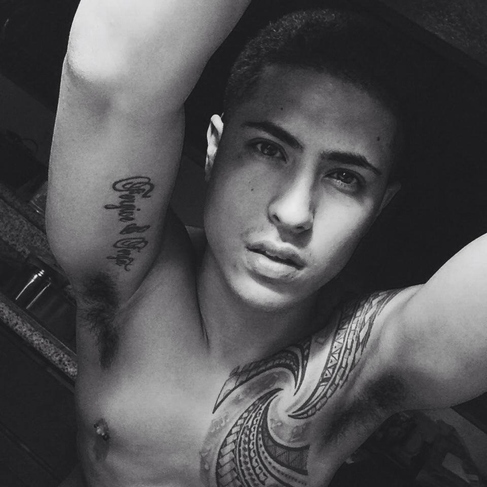  Singer and entertainer Joey Diamond 