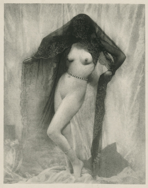 palomamia:“The Veiled Woman” c. 1924 by William Mortensen
