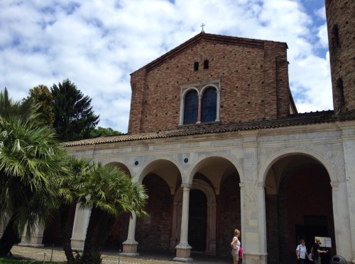 Ravenna Update (yayy):1. Theodoric&rsquo;s Palace2.Basilica di Sant’Apollinare Nuovo 3-4-5-6. Inside