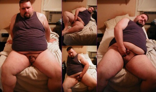 travelbimarried:  chubsilove:  .  Ler me fuck that ass