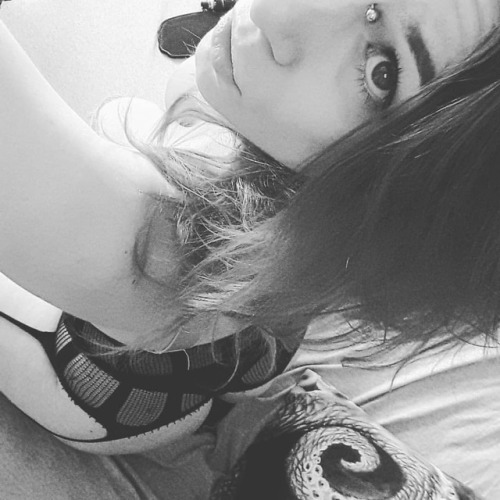 🦄🦄🦄 mygirlfund.com/HotPepper #o0pepper0o #piercedgirls #punky #blackandwhite #booty #garterbelt #nylons #mygirlfund #mygirlfundgirl #ilovemygirlfund #alt