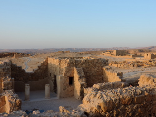 ponyfm: 18.09.2013 / wednesday (2) after the sun had risen we wandered around masada, enjoyed the v