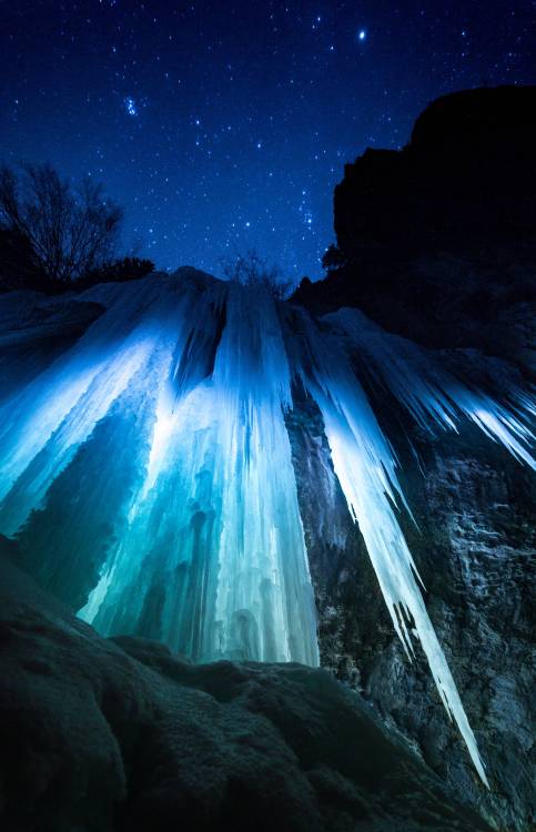 XXX theencompassingworld:  The ice caves of Rifle photo