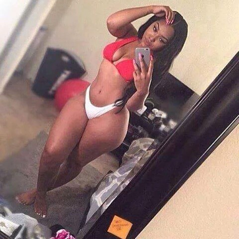 I LOVE BAD BITCHES THAT'S MY FUCKIN' PROBLEM