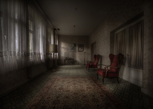 bubbazden:  penhughes:  celtic-clay:  odditiesoflife:  The Real Abandoned Overlook Hotel Unlike the fictional Overlook Hotel in Stanley Kubrick’s The Shining, this hotel is really named the Overlook. The abandoned hotel is located in the small, wine