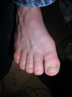 dirtymalefeet:  #malefeet #feet 