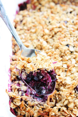 foodffs:  Blueberry Coconut CrispReally nice