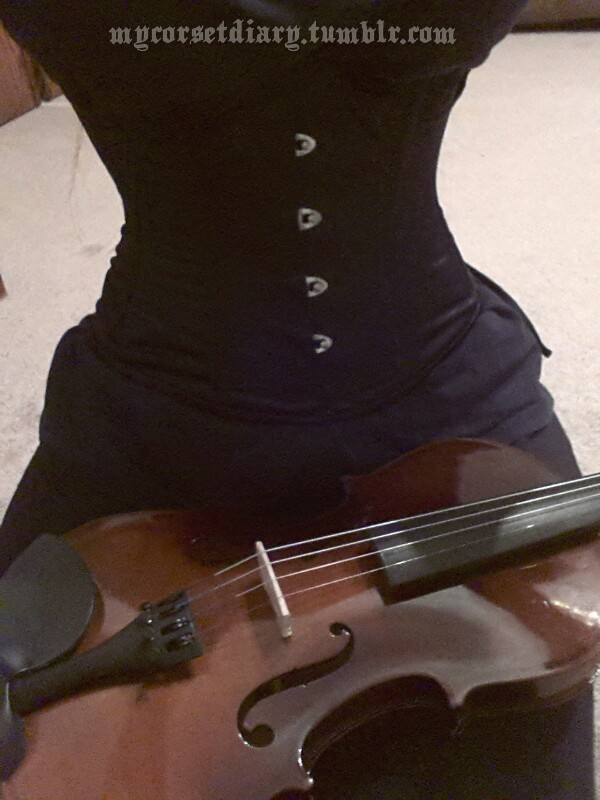 mycorsetdiary:  Day 115? Corset and violin practice. :P  Strung and laced.
