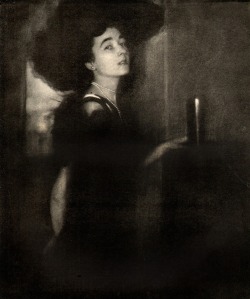 arsvitaest:  “Miss Algernon B.” Author: Edward Steichen (American, 1879-1973)Medium: Halftone Published: Les procédés d’art en photographie, 1906 
