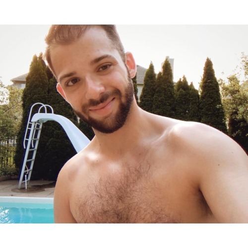 tonycarlson93:All smiles for a day in the adult photos