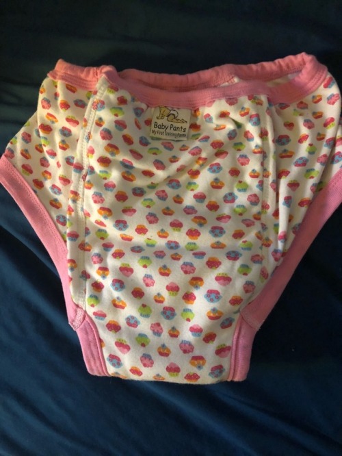 itsbellamariebitch: IM HAVING MY FIRST GIVEAWAY!! I ordered these adult training panties off Amazon 