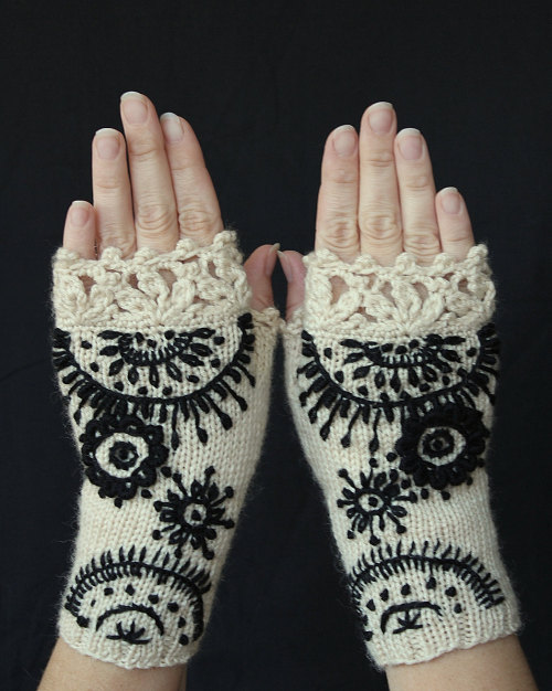 meloyhaberman: sosuperawesome: Fingerless gloves by nbGlovesAndMittens on Etsy • So Super Aweso
