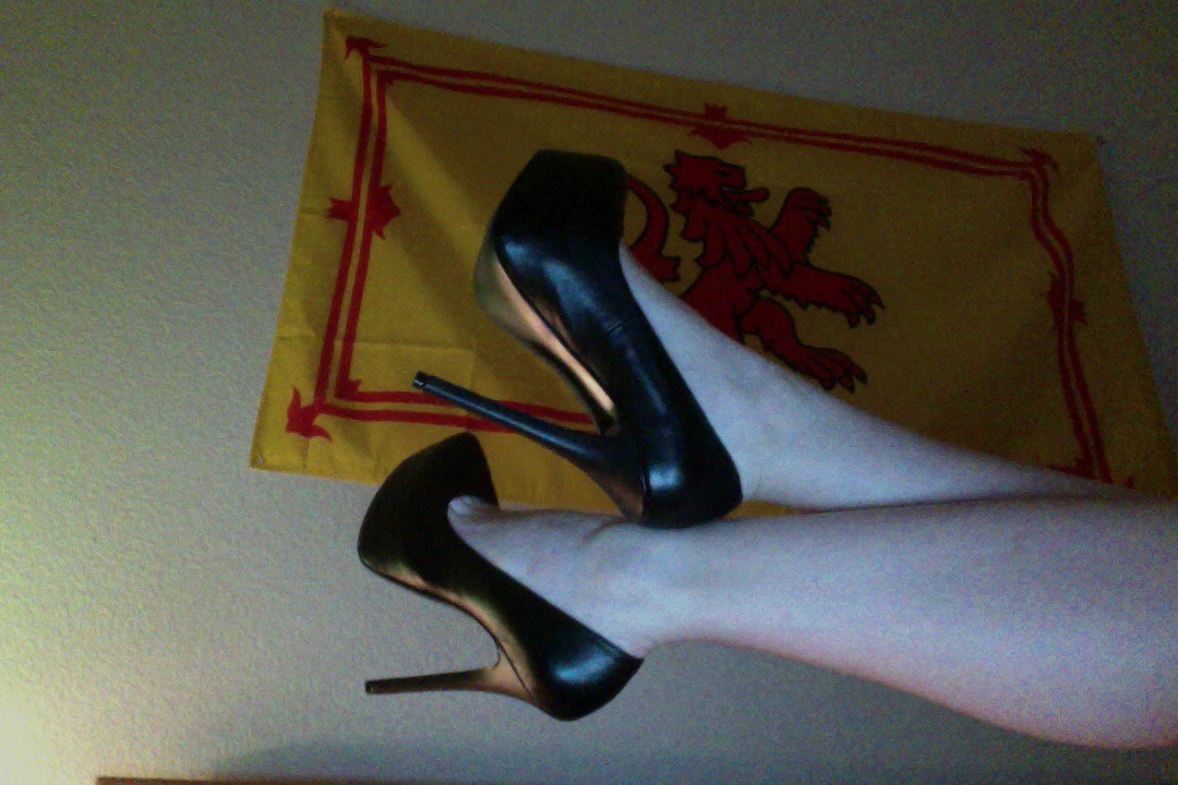 thiddles:  I fucking love my new heels. Perfect height for my long dress and they