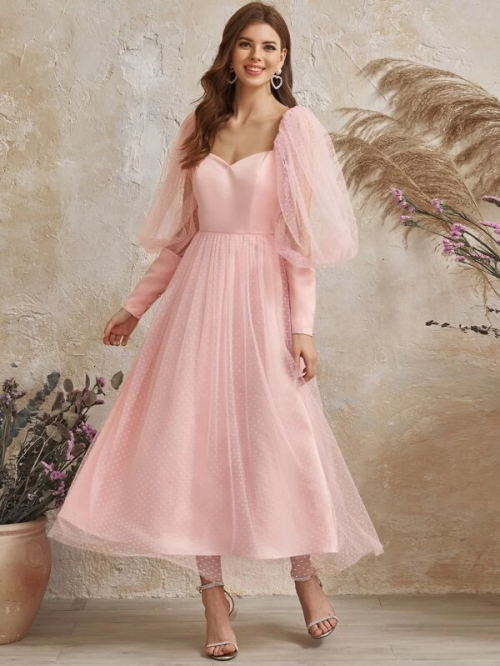 msgerrie: sandrap48: Oh I do so love this dress.   Ohhh I ❤️ those heavenly sleeves…💓👗💓 