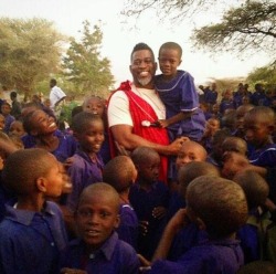 afro-dominicano:  minusthelove:  jonesydaking:  thirdeyetheory:  spor-addict-thoughts:  darvinasafo:  David Banner in Tanzania  How can you as a Black person not see yourself in Black children?  Does he not look like Black Jesus!!??? David Banner tho!