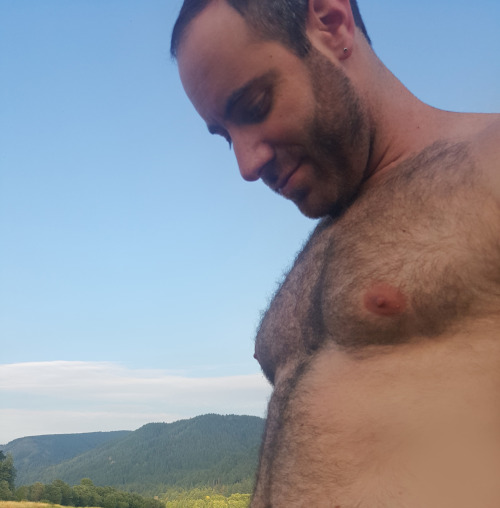 hairydaddyplease.tumblr.com/post/132746656518/