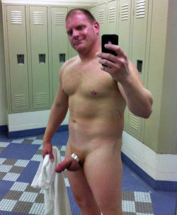 wrestlerswrestlingphotos:  hunky naked dude lockerroom 