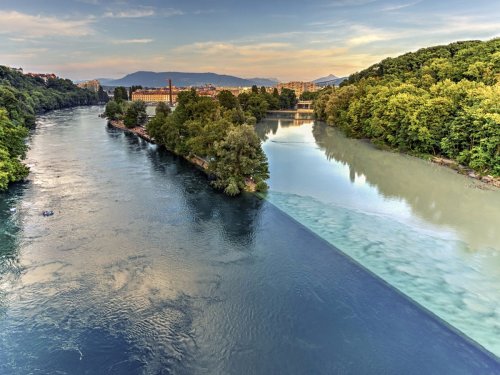 littleredteafox:  sixpenceee:  Two rivers meet in Switzerland. The blue water on the left comes from Lake Léman (Geneva), the turbid water comes from the Arve river, which is full of silt from Mont Blanc and the Chamonix Valley. (Source)  That’s so