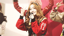 tfnys:  when jessica tries to kill you with her cuteness 