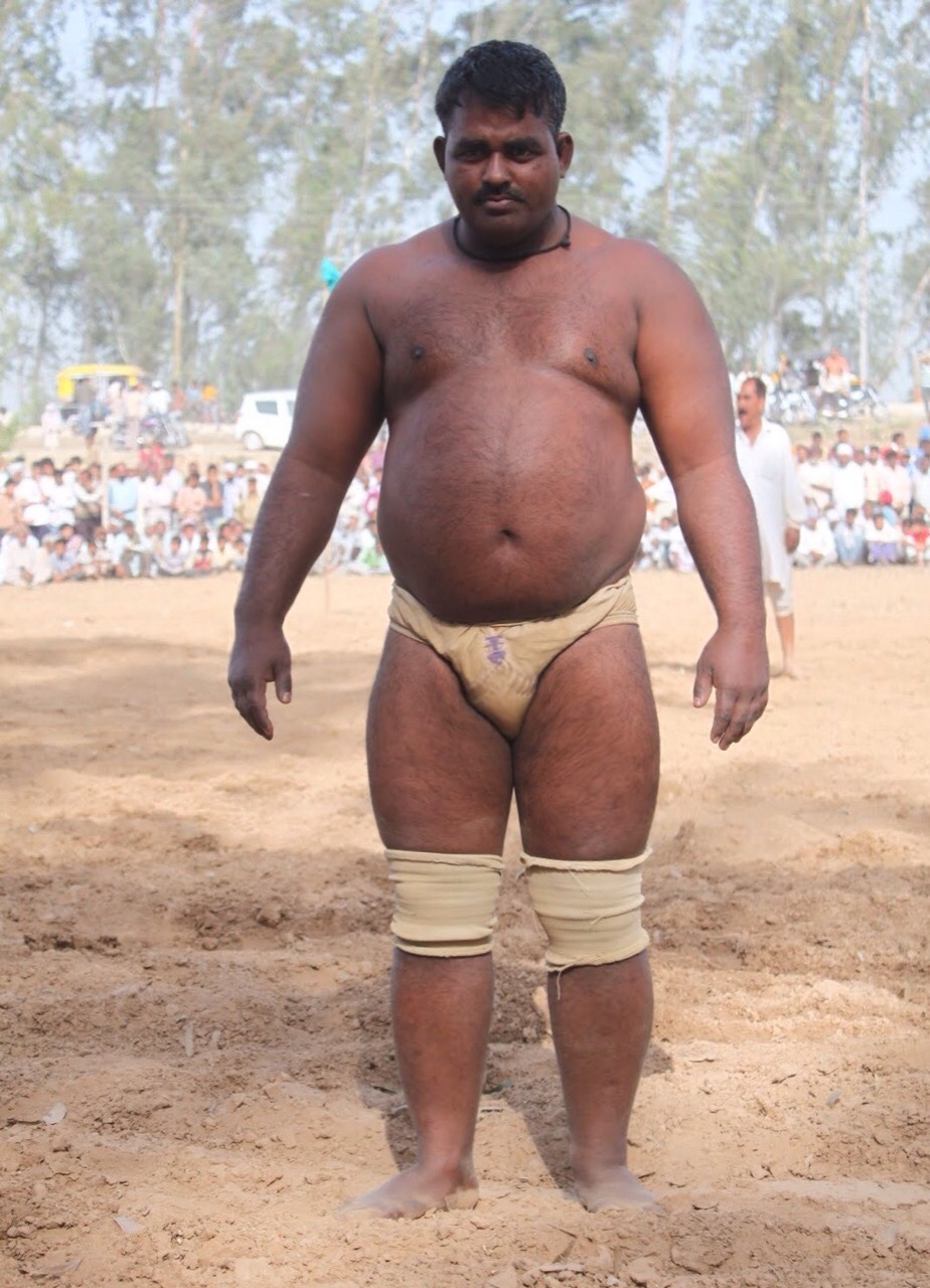 indianbears:  STOCKY INDIAN MUD WRESTLER.