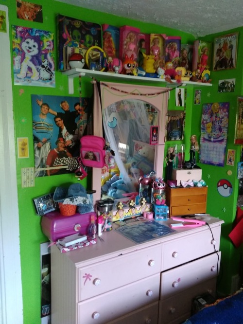 90s-2000sgirl:My Room updated Part 3