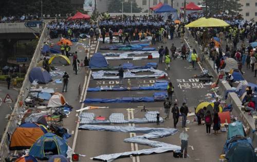 redrubied:  micdotcom:  Inspiring photos show the Hong Kong protesters’ parting gift to the government   Honk Kong’s democracy protests are over — for now.  Hong Kong police arrested pro-democracy activists and cleared out most of the protest