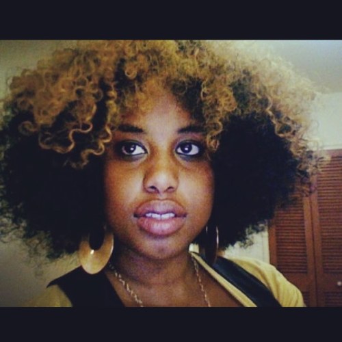 Me. #flashback #lips #ethiopian #eritrean #witchprophet #naturalhair #curls #blackgirlmagic
