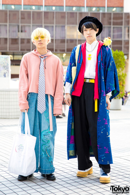 19-year-old students Yuichi and Taiga on the street in Tokyo wearing vintage fashion along with item
