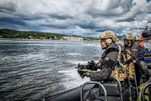 Porn photo militaryarmament:  Norwegian police and soldiers