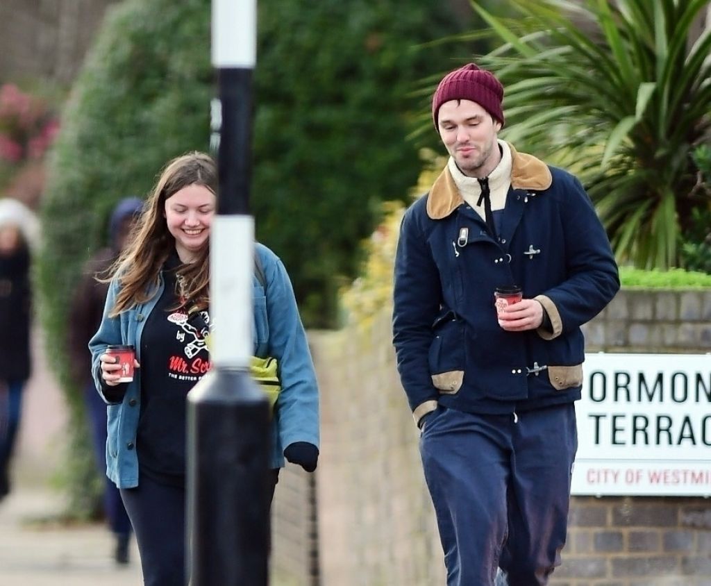 Joe Dempsie Girlfriend Hannah Murray