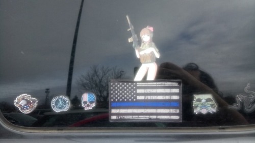 postmarxed:bogleech:what in the entirety of hell did I just encounter outside best buyThat’s a prett