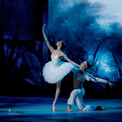 tutu-fangirl:Anastasia Soboleva and Viktor Lebedev, La Bayadere© Jack Devant