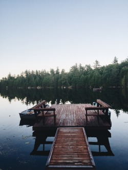 triflingthing:  Evenings on the lake